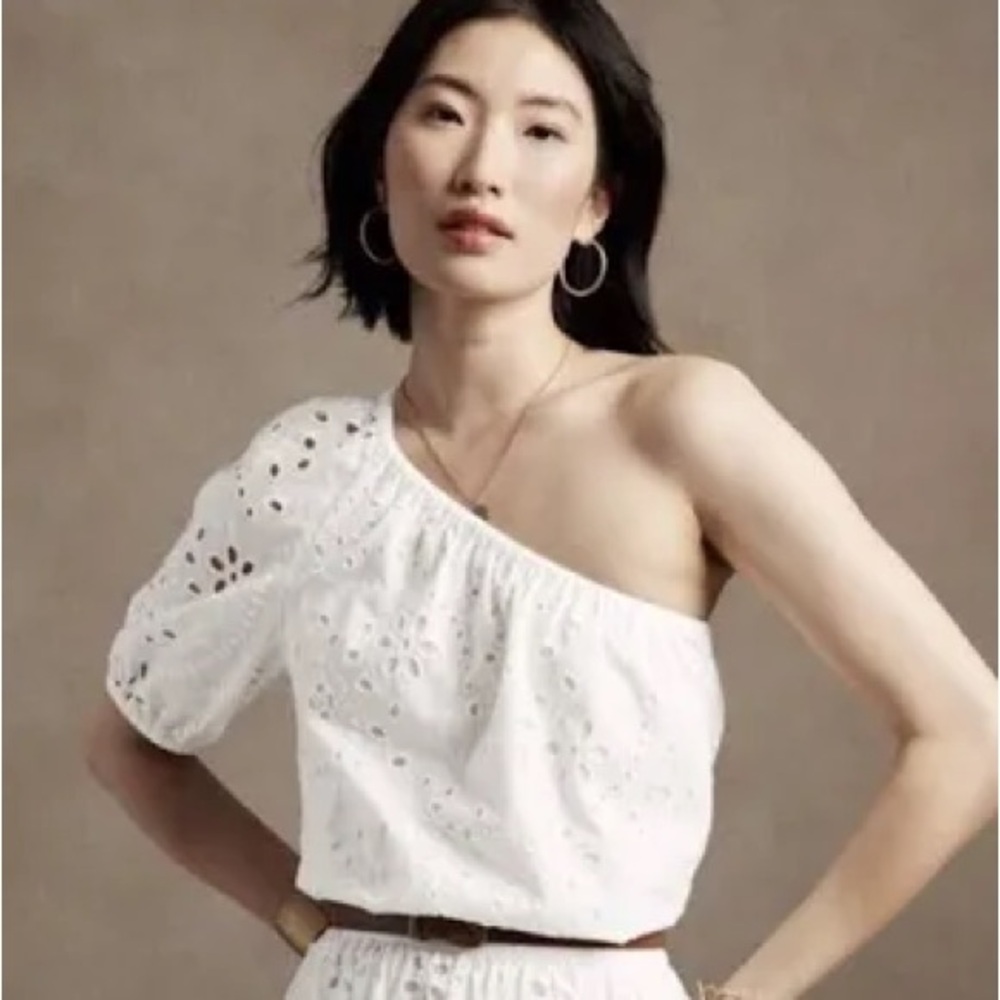 🤍 BANANA REPUBLIC Elegant White Eyelet One-Shoulder Top Large